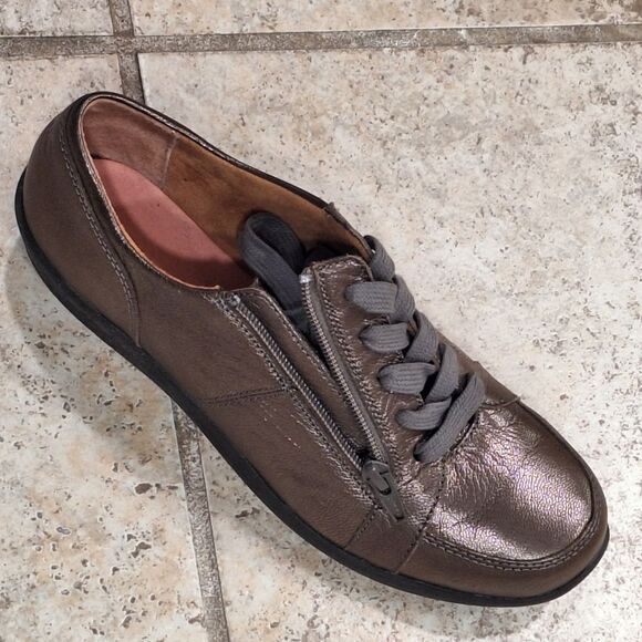 Vionic Abigail Metallic Leather Comfort Sneakers Size 7.5 Zipper needs insole - Picture 3 of 9